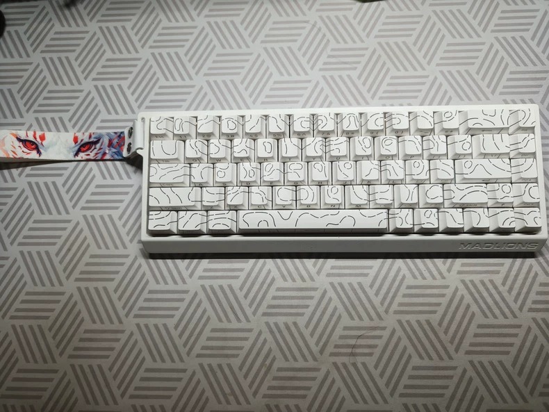 美加狮mad68pro半改，换了配炸虾粒声音包套装。成色几乎全新，有线连接，非机械键盘。喜欢的直接联系，不议价哦